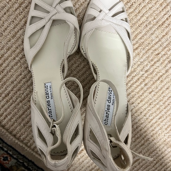 Ivory Sandals by Charles David, Size 7.5 - Picture 2 of 6